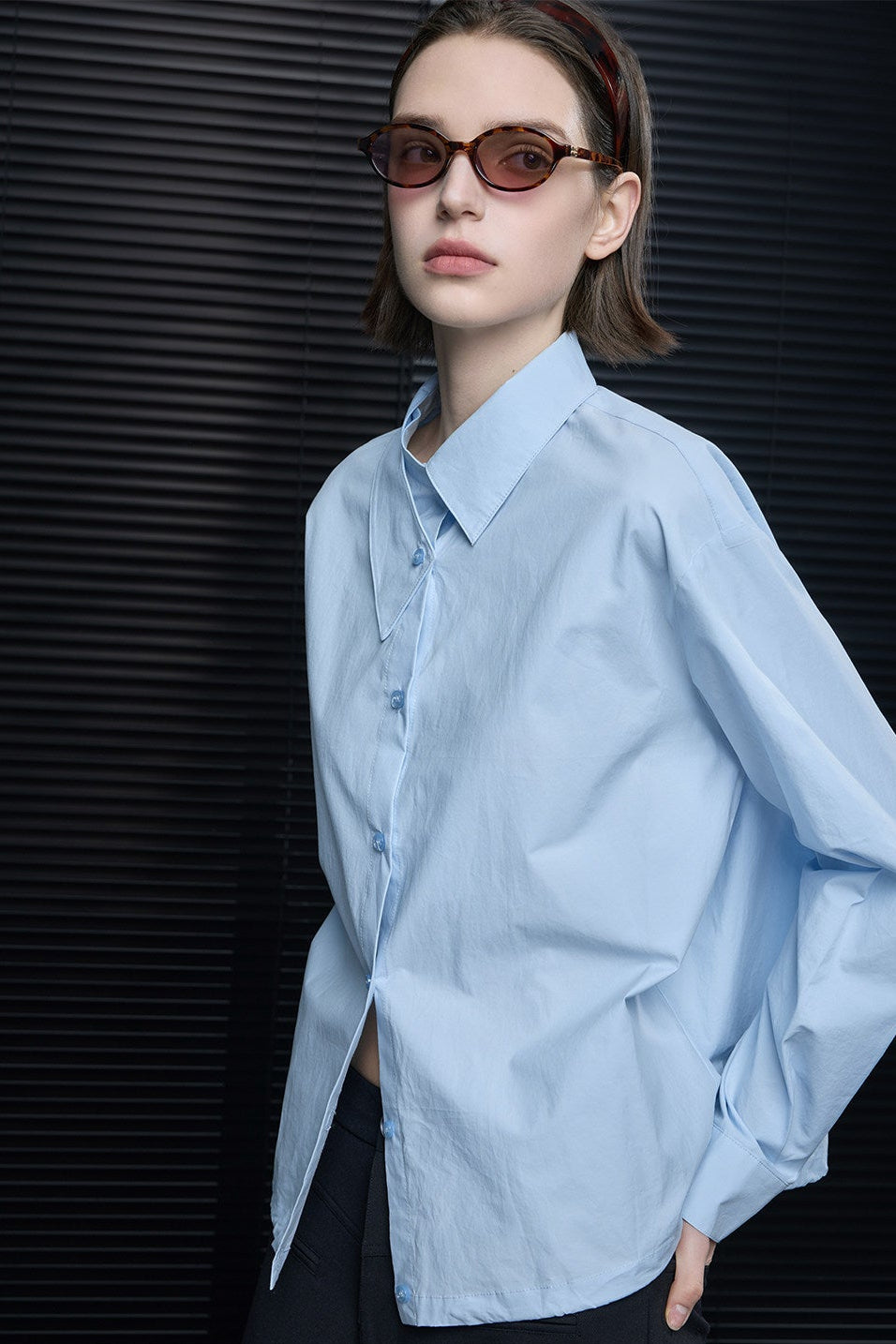 ブルーピュアコットンイレギュラーカラーシャツ　B4695