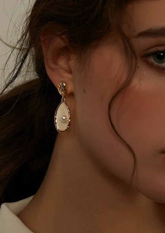 Asymmetric pearl long earrings B2714