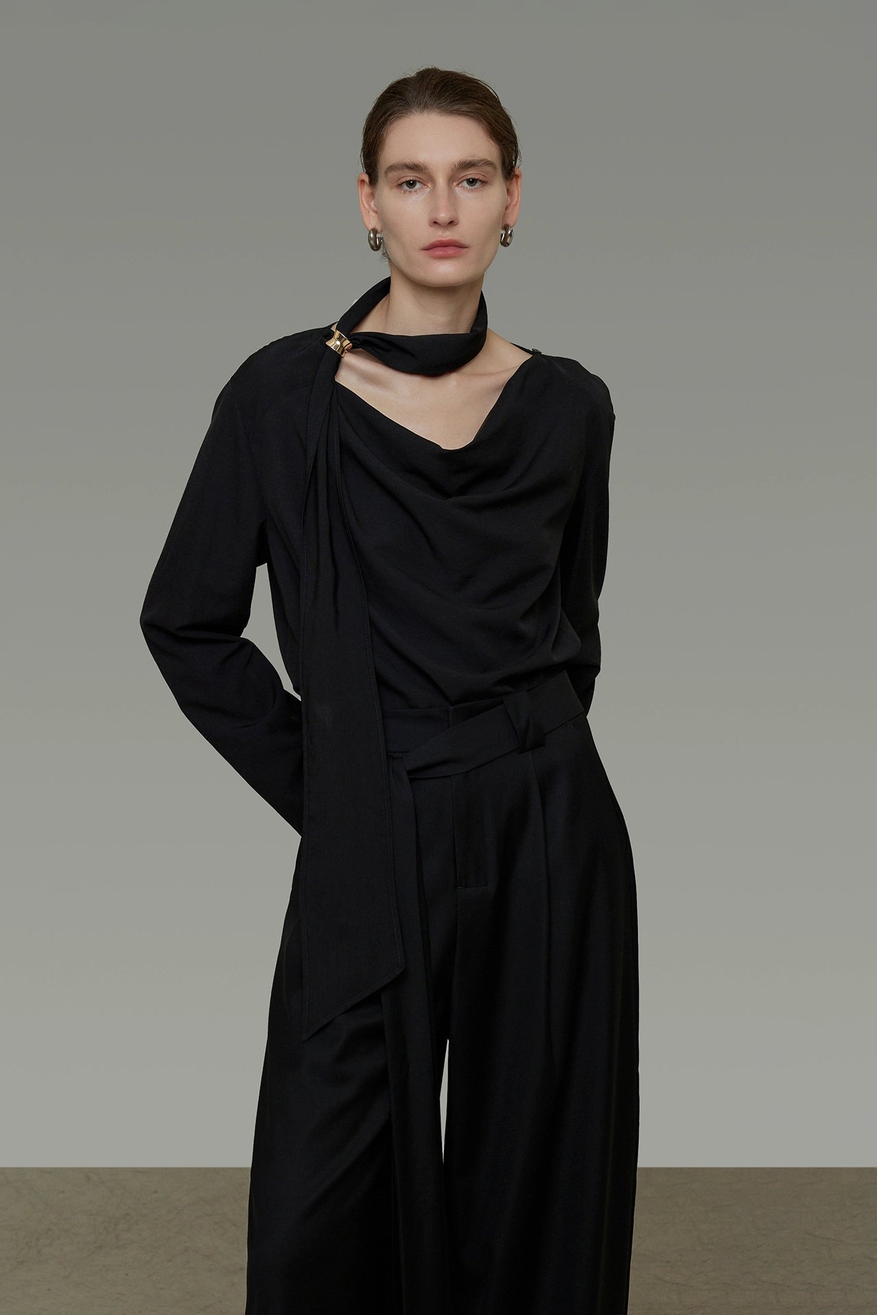 ストリーマーVネックハイエンドシャツ　B4289