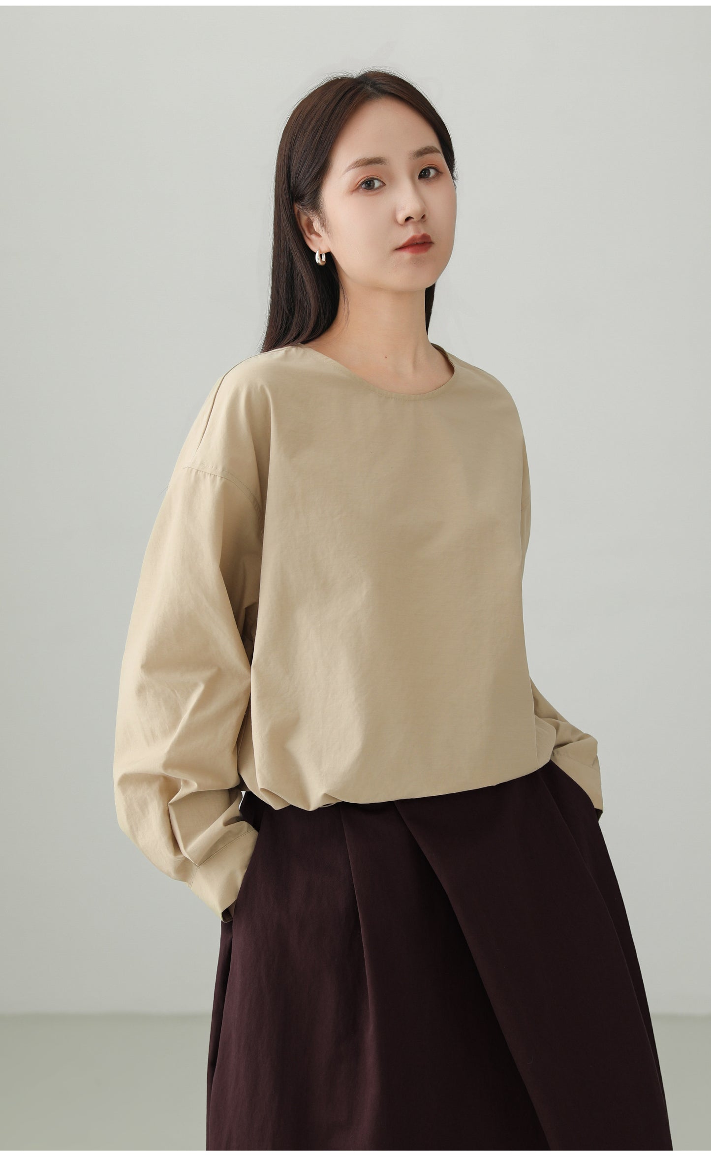 ミニマルクルーネックプルオーバーシャツ　B4729