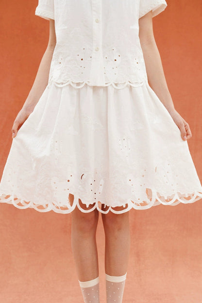 ホワイトカットアウト刺繡スカート　B3929