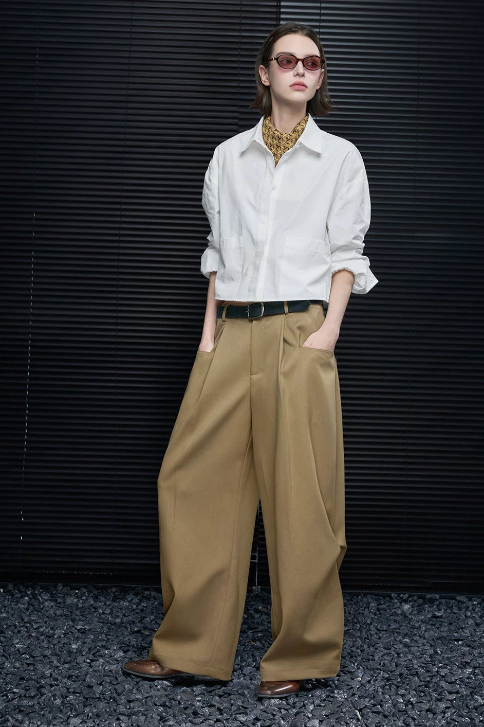 ハイウエストカーブシルエットパンツ　B4678