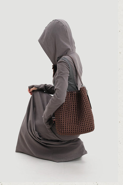 本革手編みシングルショルダーバケットバッグ　B4409