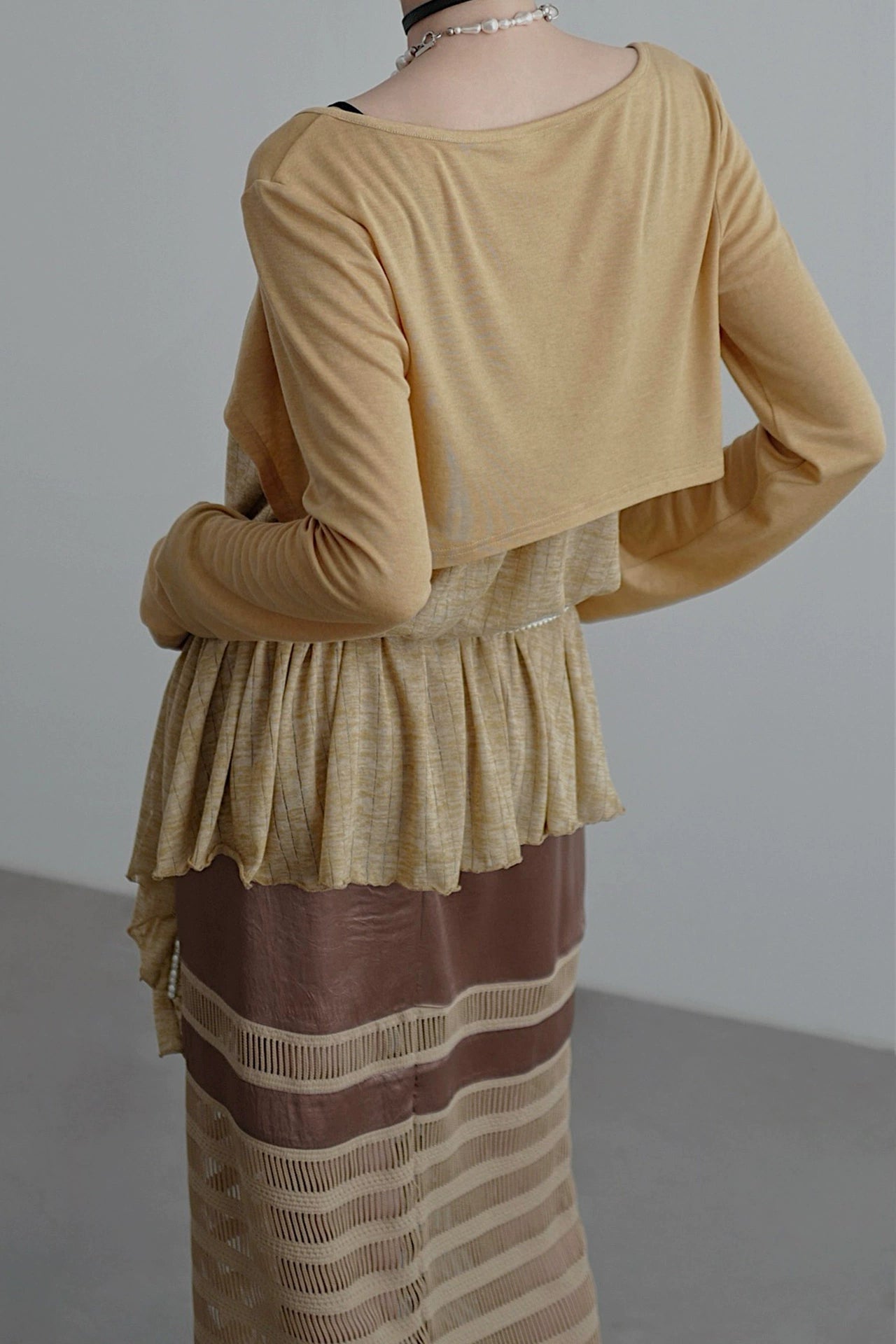 Black knit long sleeve cardigan B4043