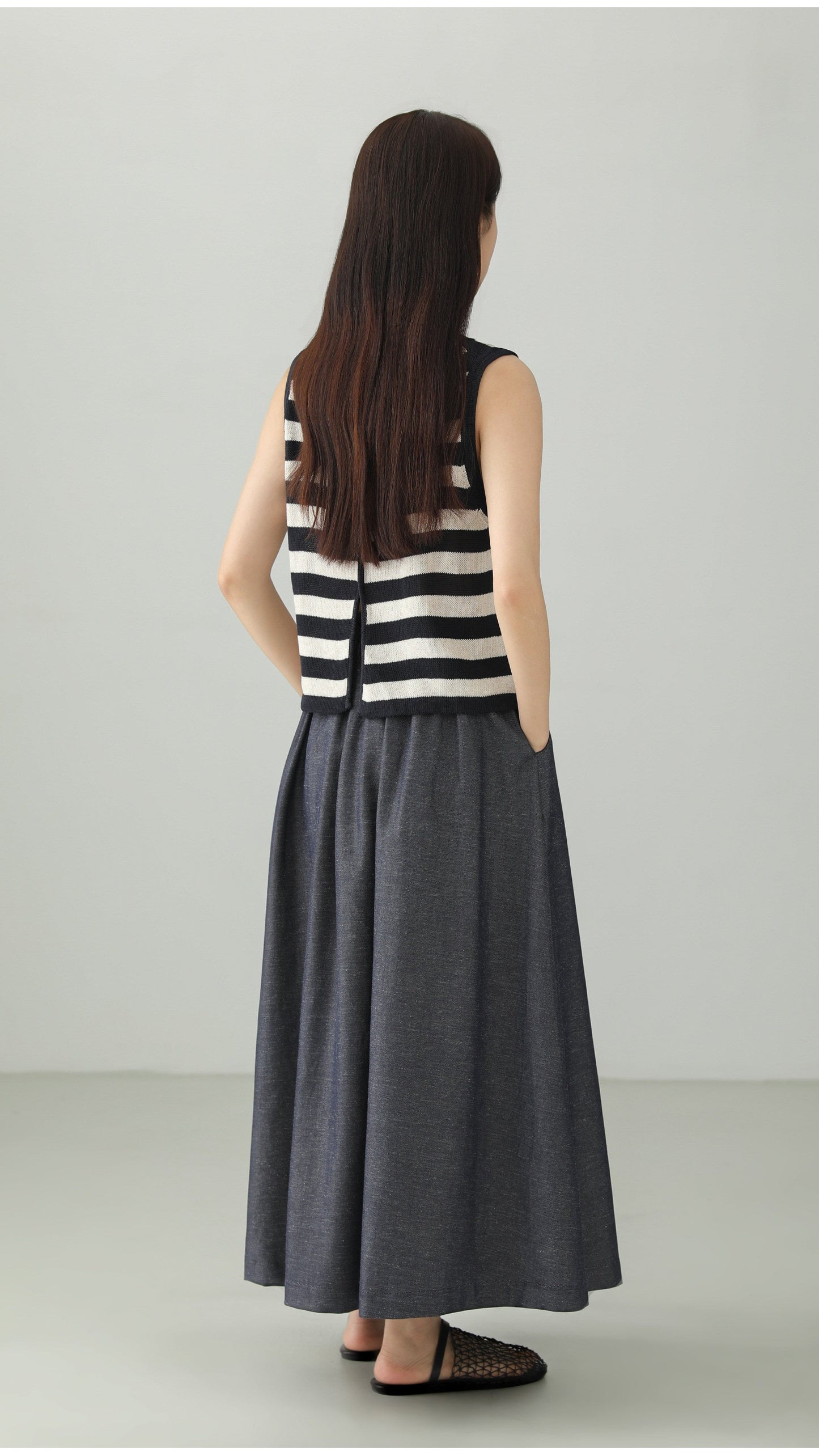Back Slit Sleeveless Striped Top B4764