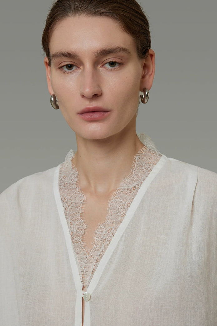 Lace V-neck loose blouse B4293