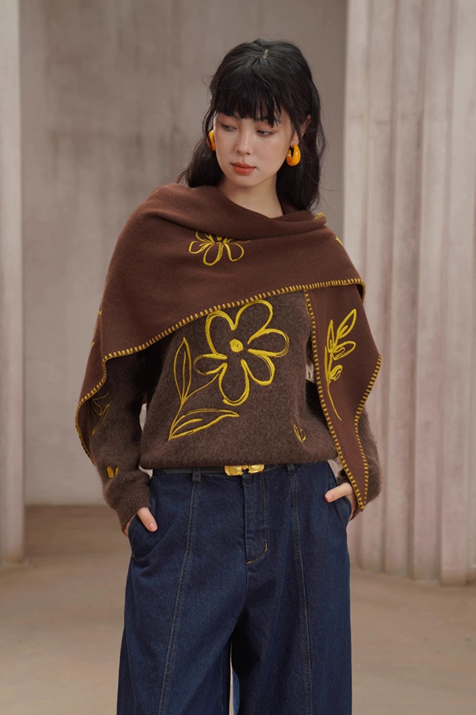 レトロブラウンフラワー刺繡セーター　B4456