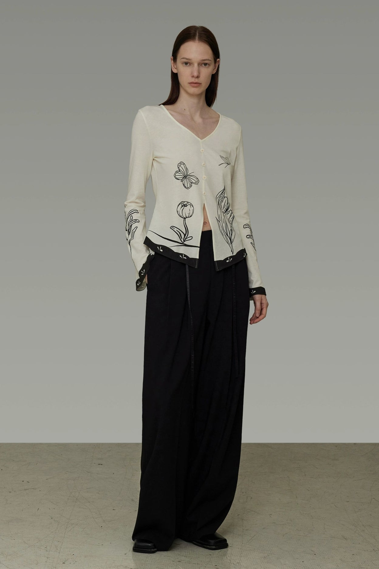 オリジナル手描きプリントVネック長袖トップス　B4193