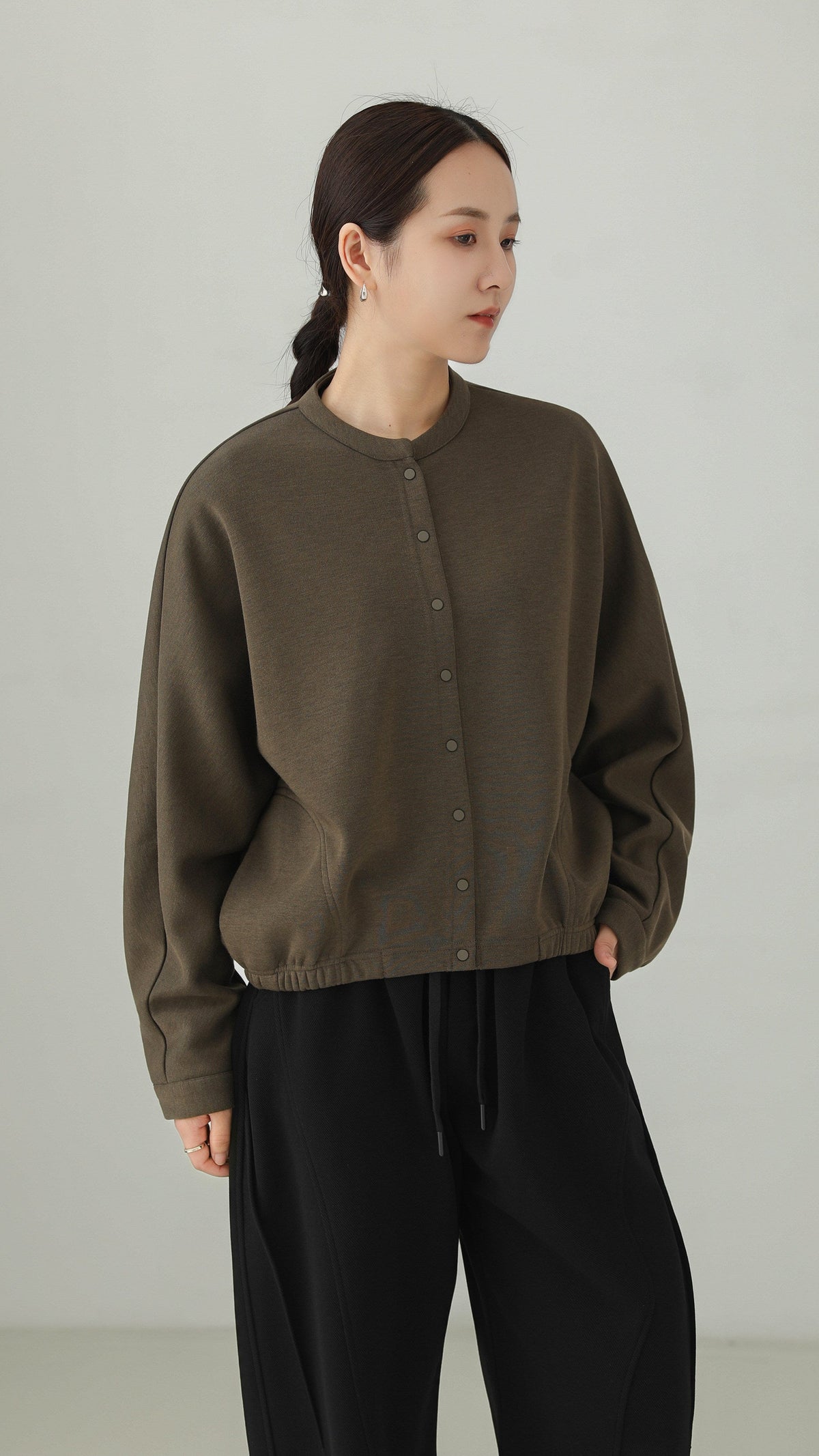 Minimalist Collarless Dolman Sleeve Blouson B5004