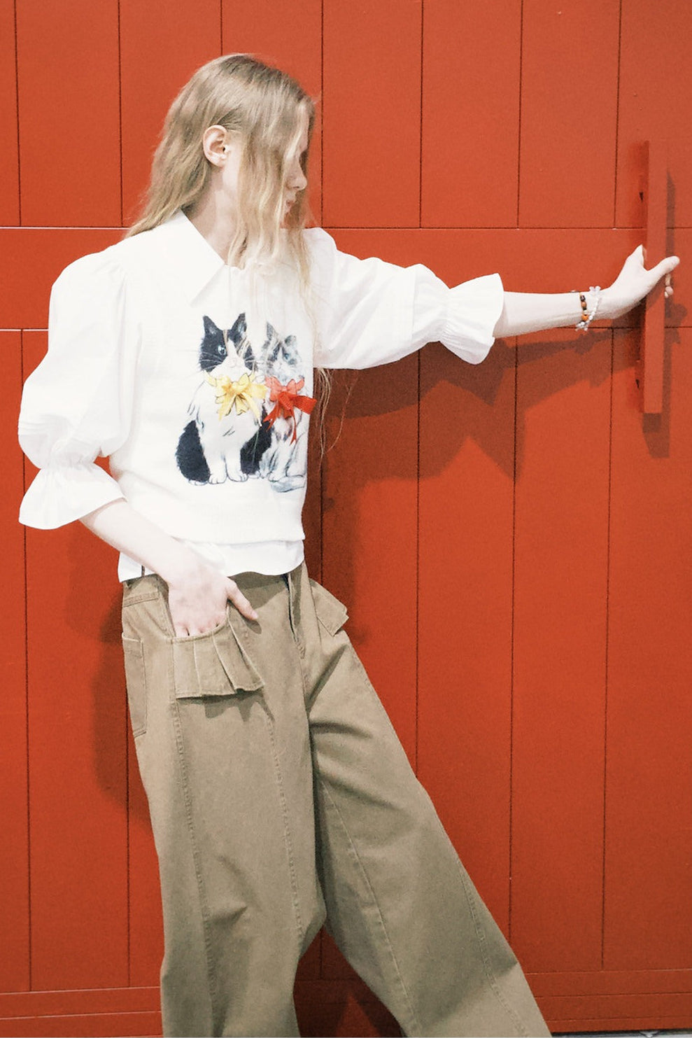 ホワイトキャットプリントVネックベスト　B4599