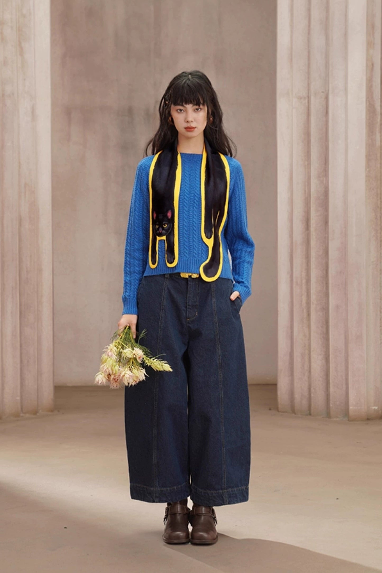 普魯士藍闊腿彎刀牛仔褲 B4448