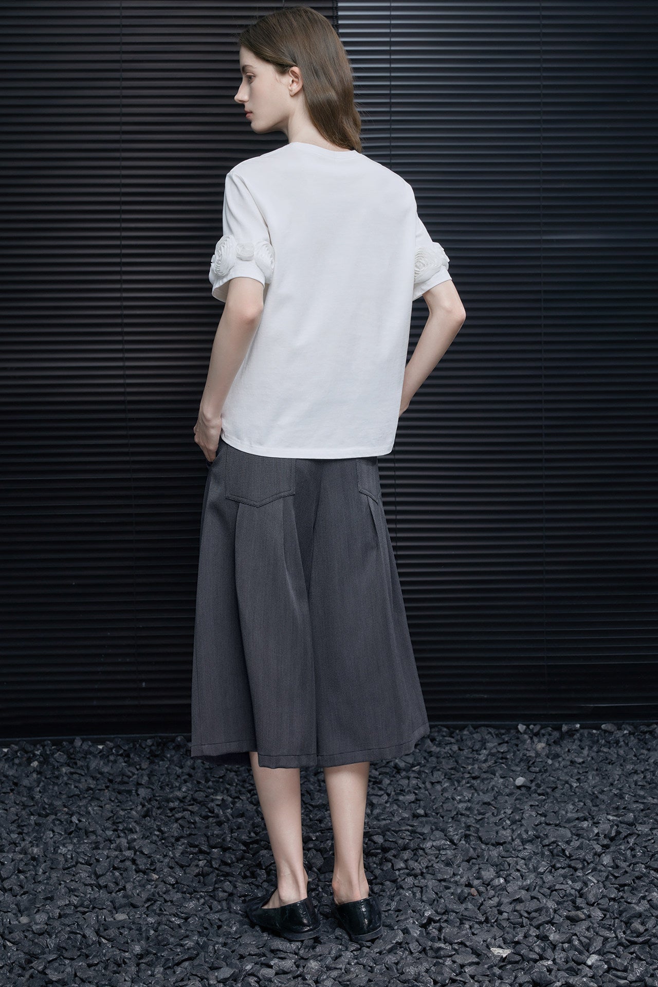 3Dフラワーホワイトコットン半袖Tシャツ　B4697