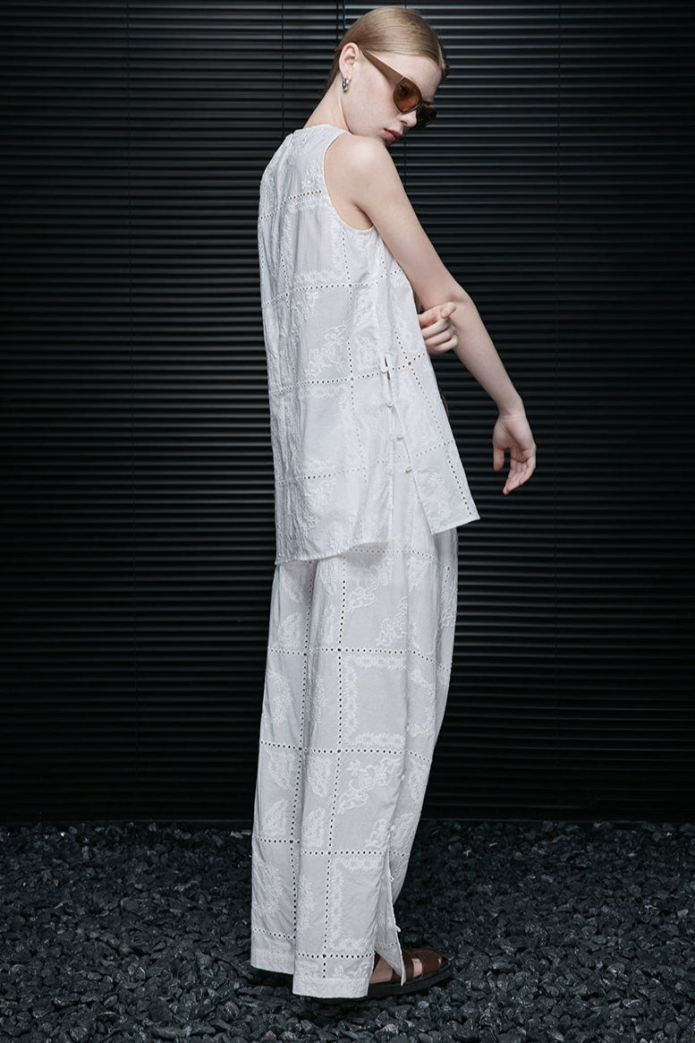 ホワイトコットンレースノースリーブルーズトップス　B4079