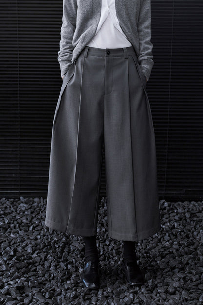 Dark Gray High-Waisted Pleated Wide-Leg Cropped Pants B5024