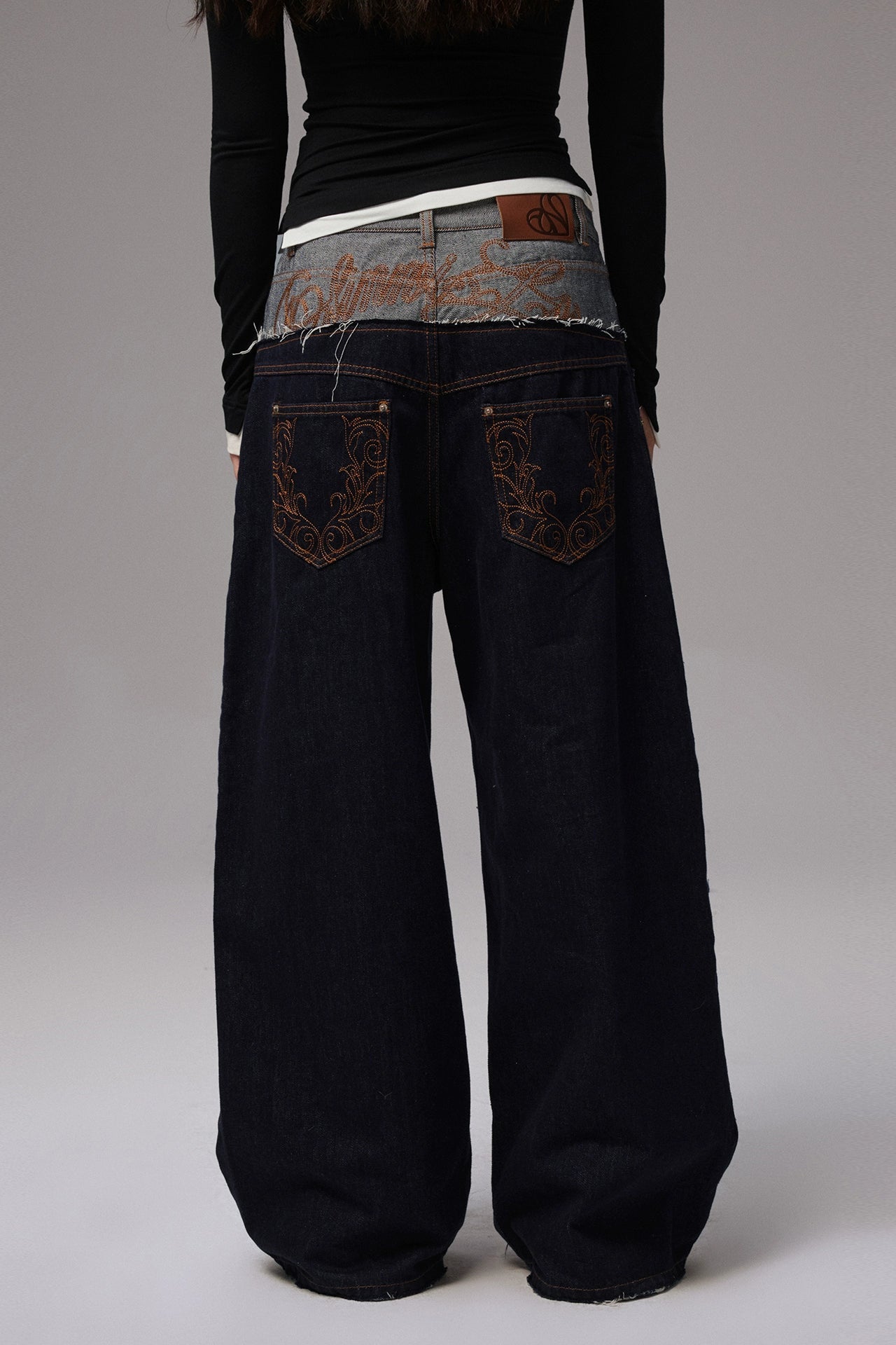 Cow double waist splice embroidered wide jeans B4318