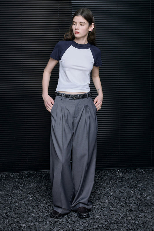 グレーストレートプリーツワイドパンツ　B4670