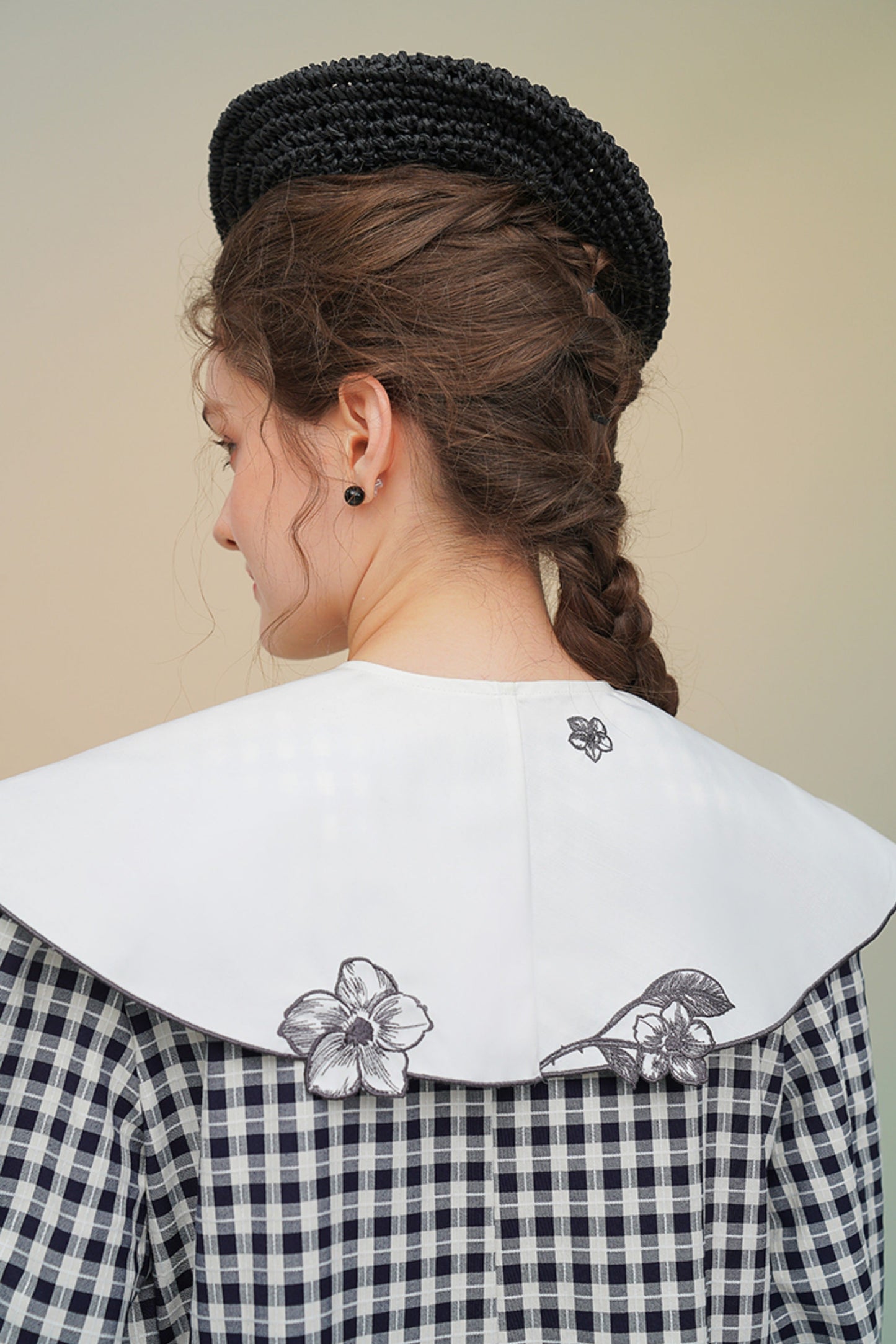 玫瑰刺繡仿色格紋洋裝 B3756