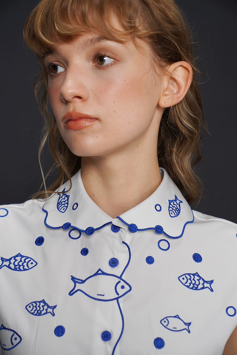 Fish art embroidery scallop collar slim blouse B4157