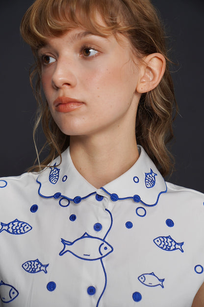 Fish art embroidery scallop collar slim blouse B4157