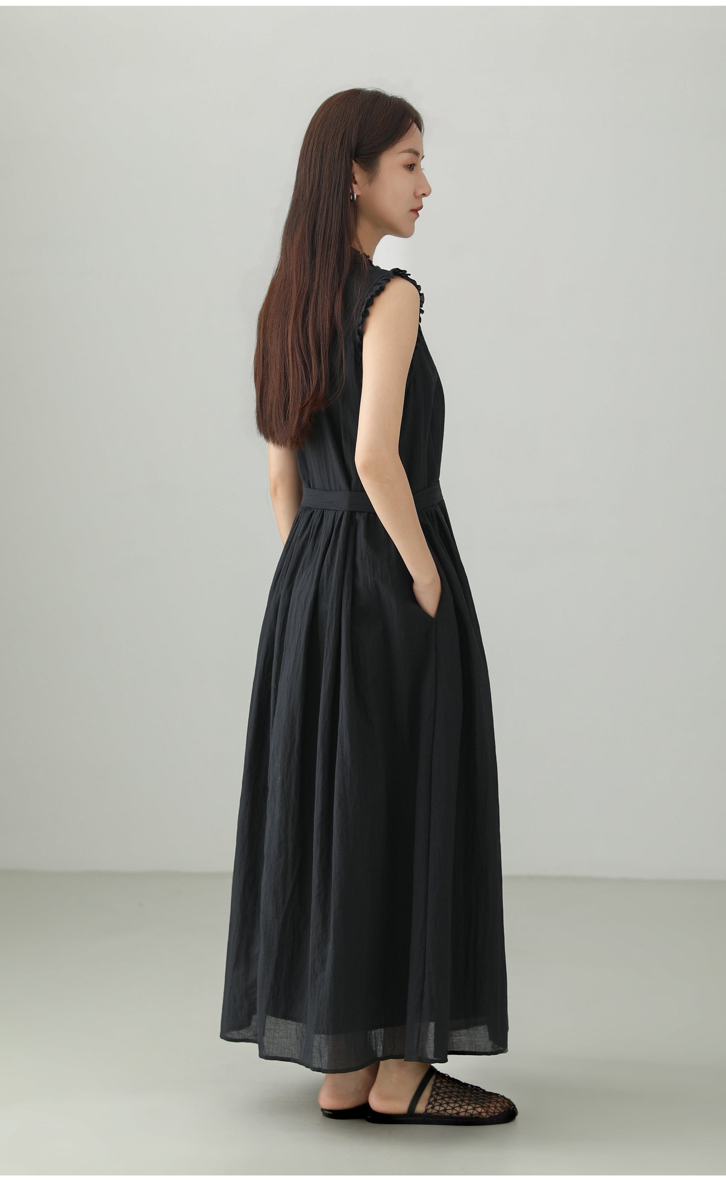 Natural Wrinkle V-Neck Sleeveless Dress B4755