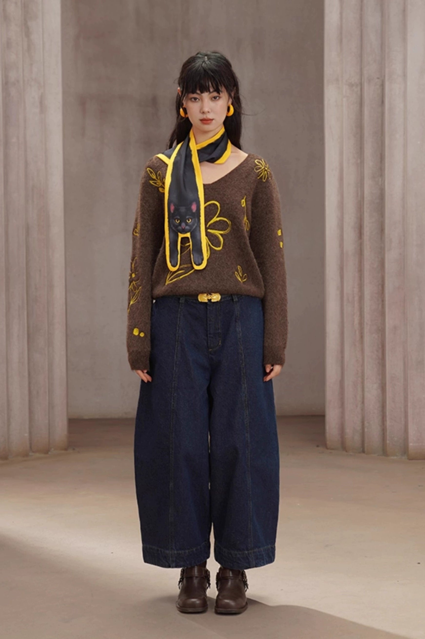 レトロブラウンフラワー刺繡セーター　B4456