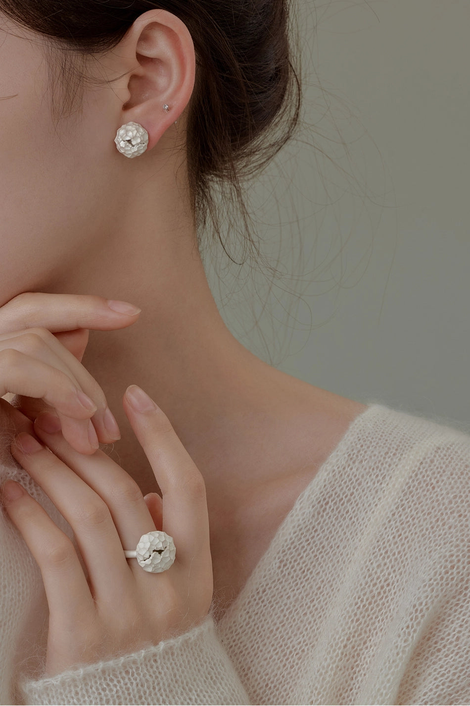 S925ハンマードスターロックピアス　B4513