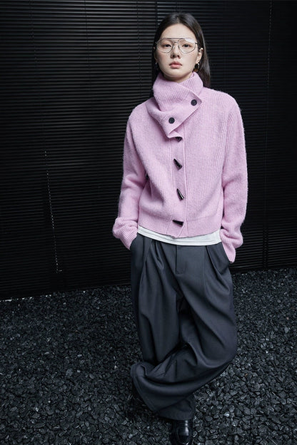 ピンクタートルネックカーディガン　B4419