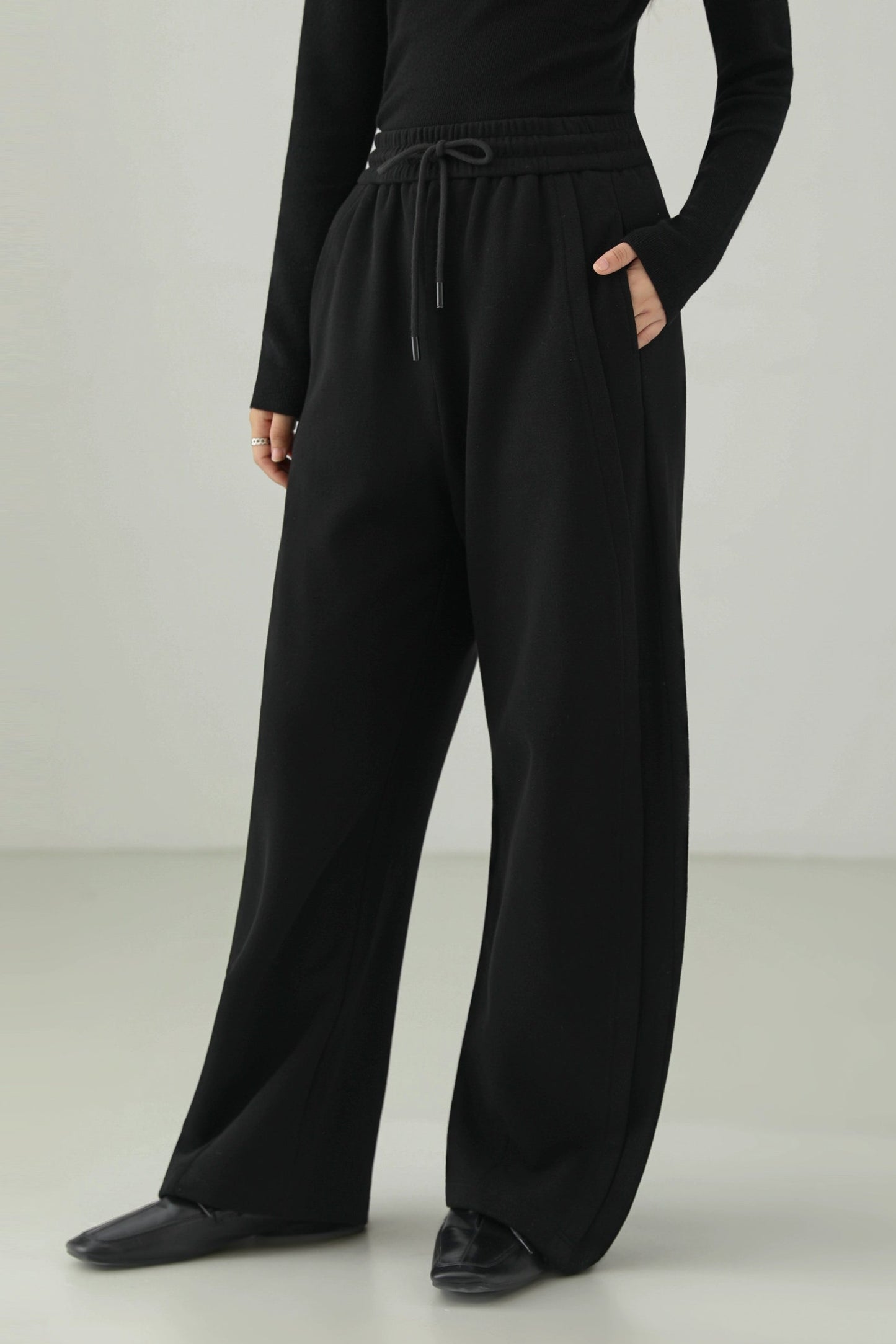 Minimalist Curved Blade Loose Pants B4530