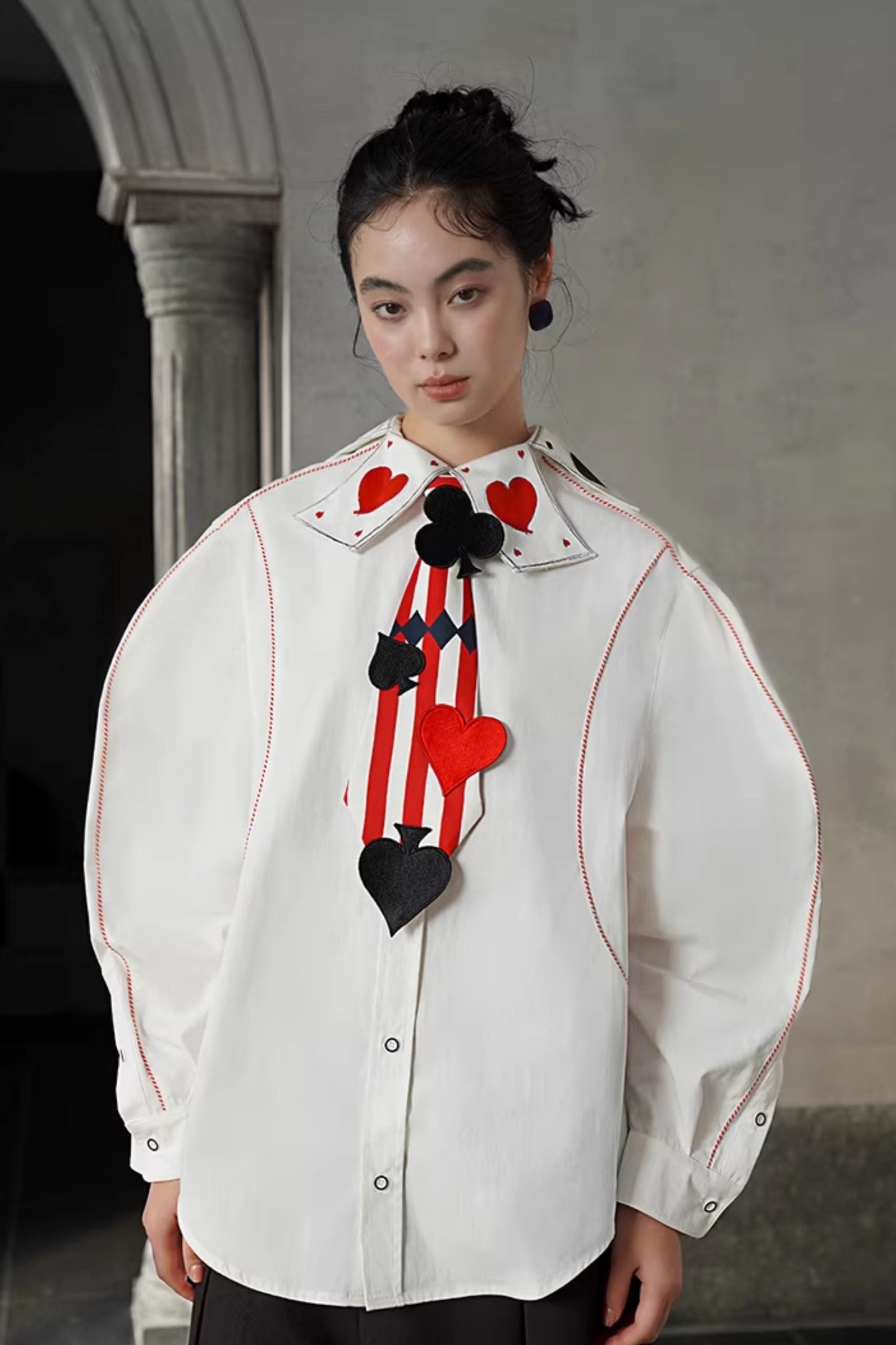 フレンチスイートトランプ刺繍カラーシャツ　B4581