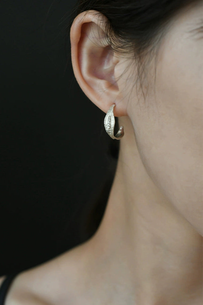 S925ヴィンテージウーブンニッチピアス　B4153