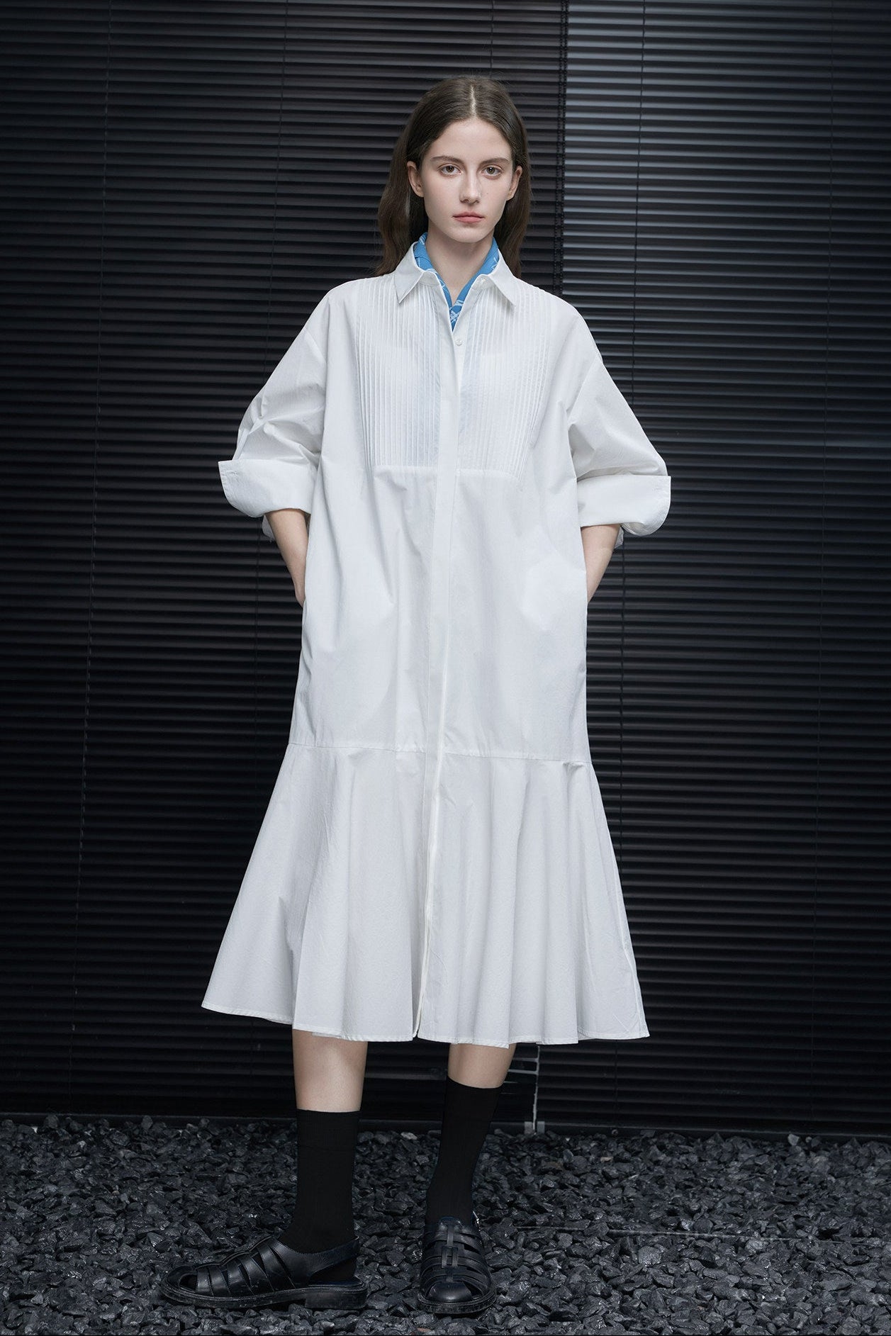 White mid-length polo collar shirt dress B4640