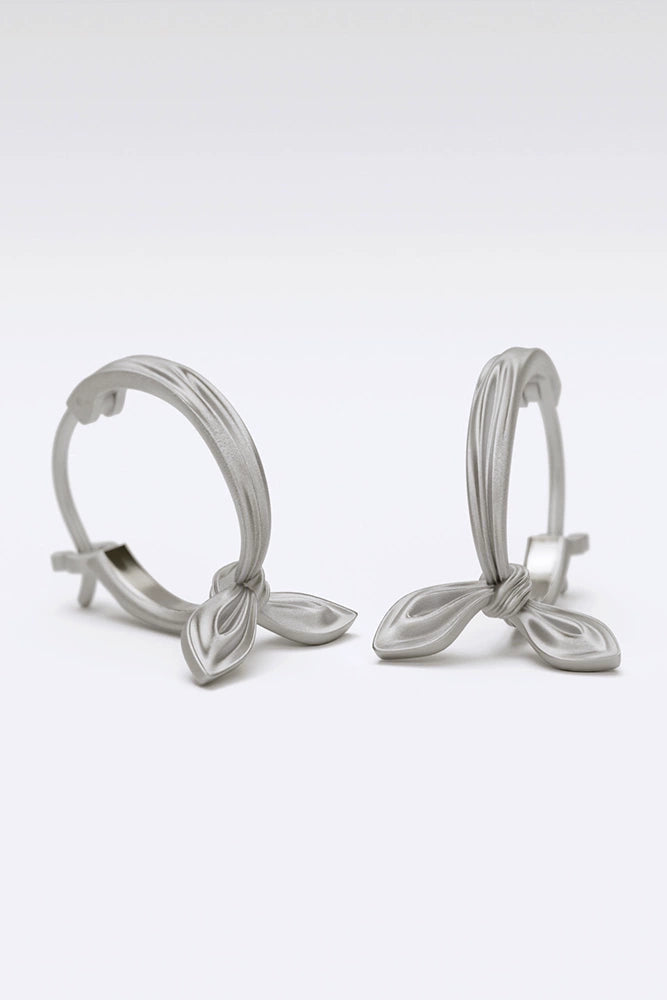 S925シングルノットニッチピアス　B4297