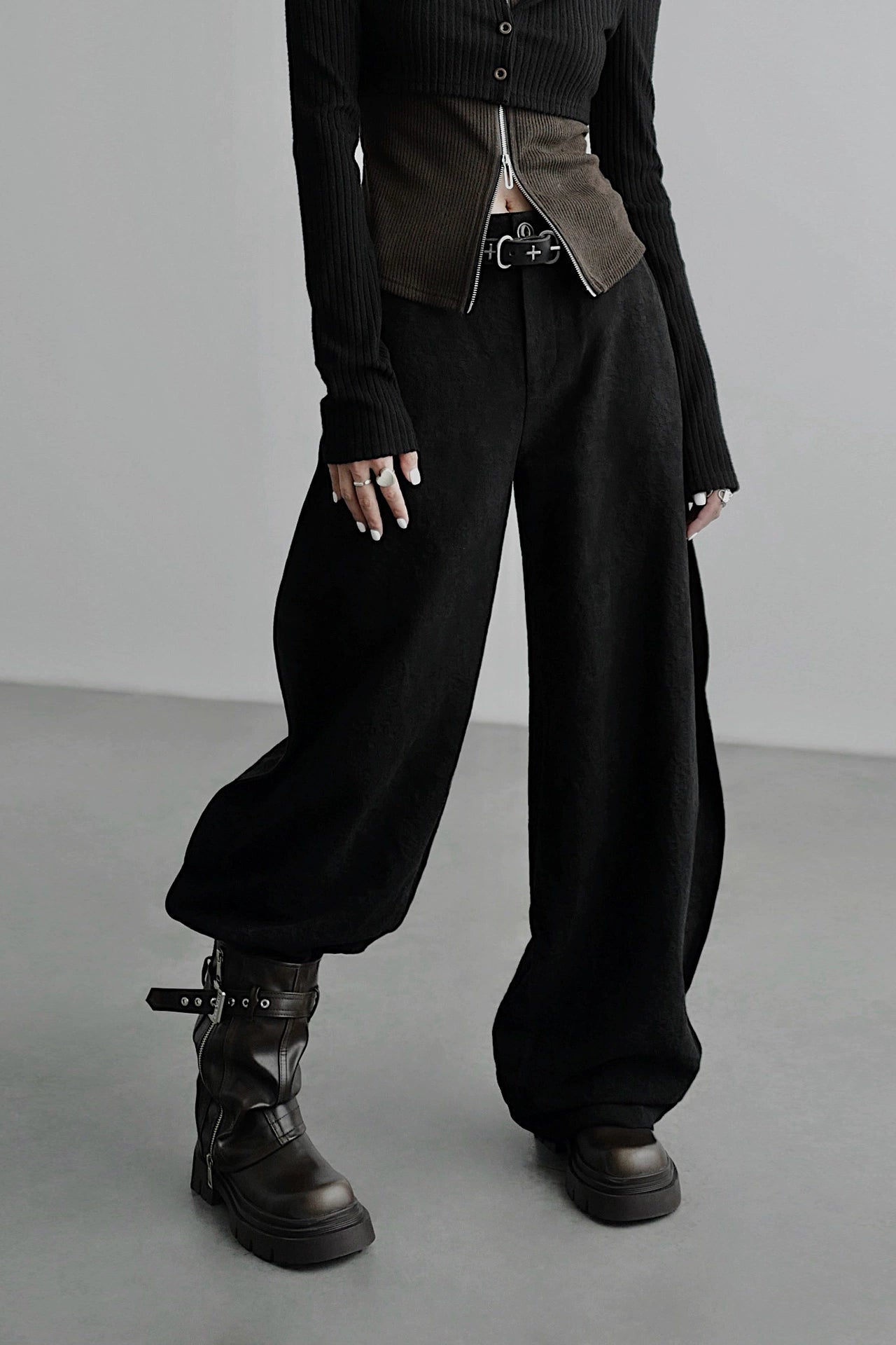 Stylish wide pants B4345