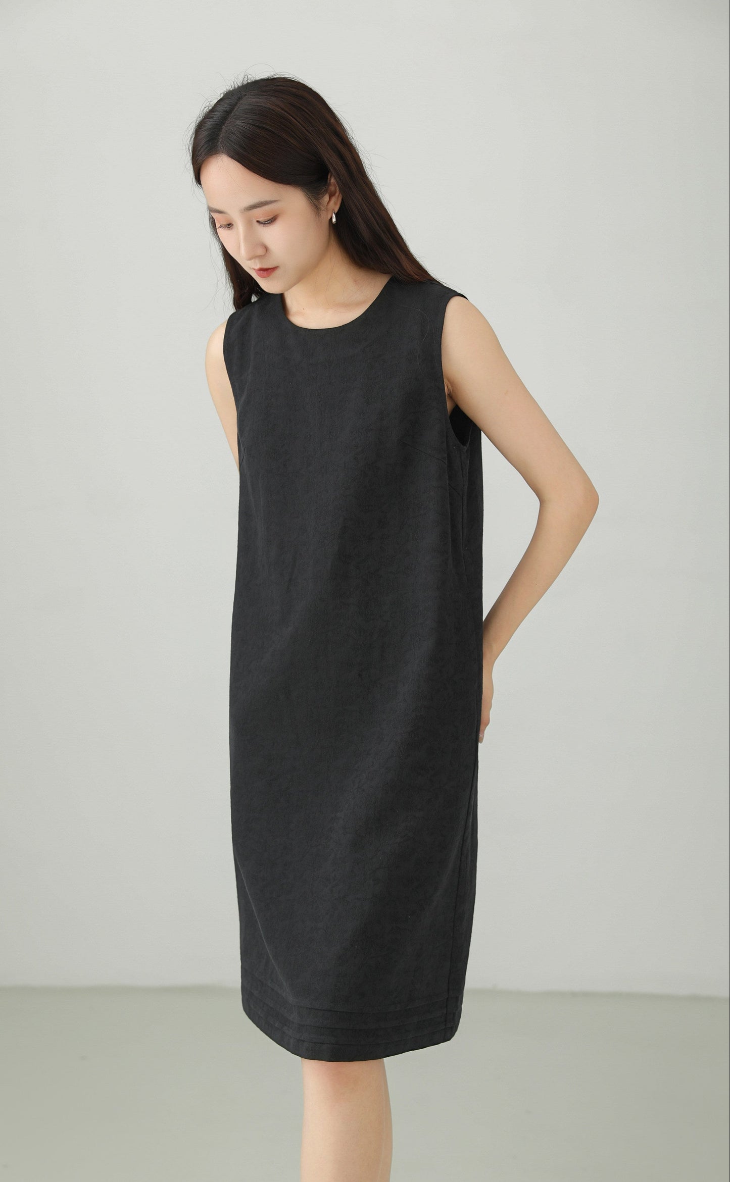 Linen Blend Jacquard Sleeveless Midi Dress B4891