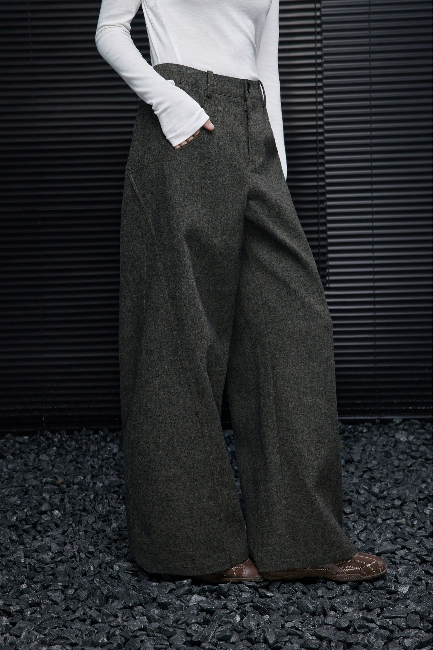 レトログリーンウール混ワイドパンツ　B4538