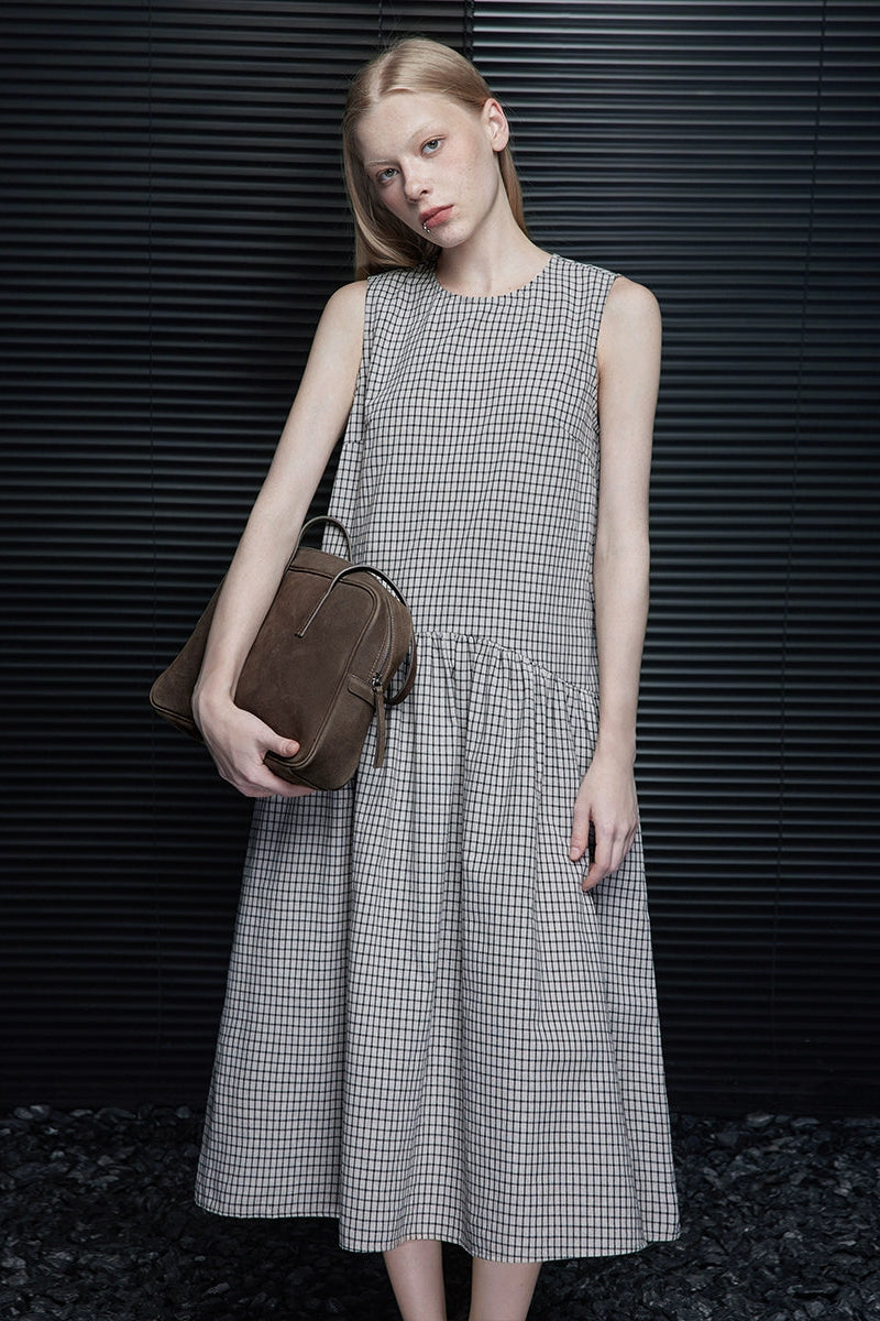 黑色格紋無袖中長洋裝 B4030