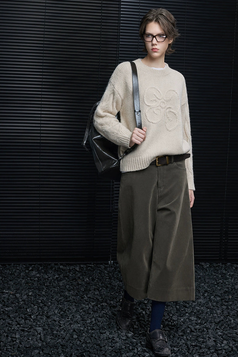 オリーブグリーンスエードルッククロップドパンツ　B4540