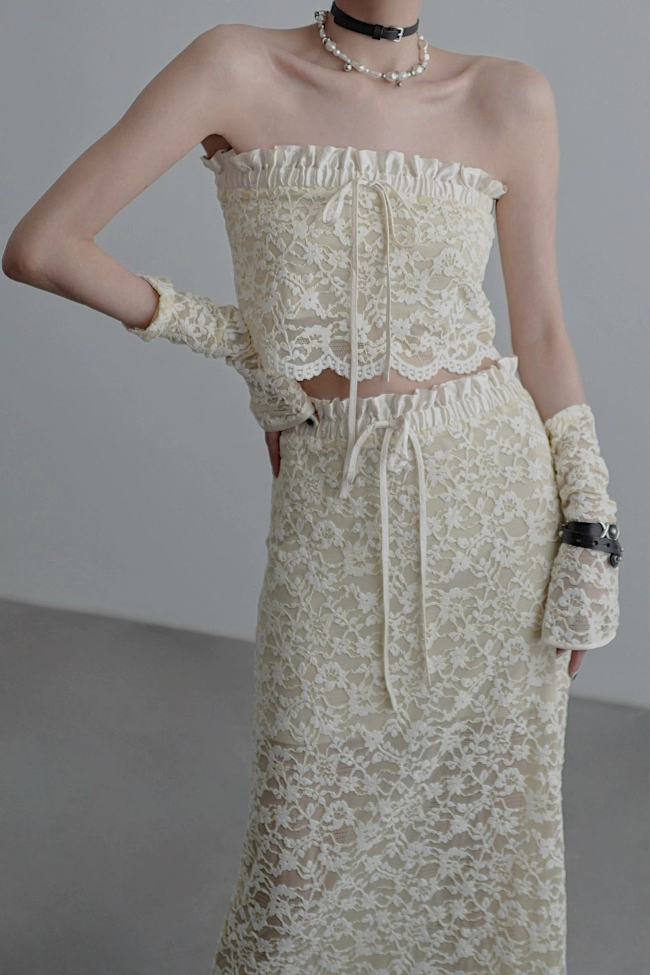 Black jacquard lace bandeau (with gloves) B4041