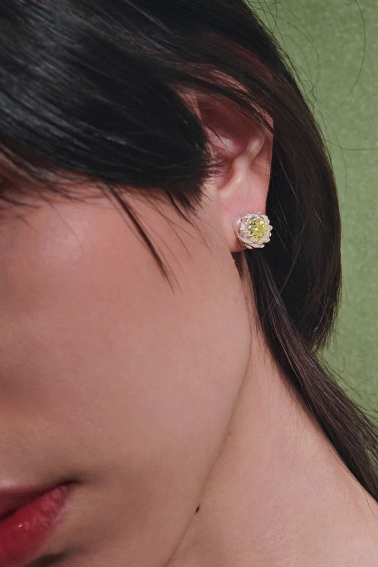 雛菊閃耀鋯石不對稱彩色耳環 B4465