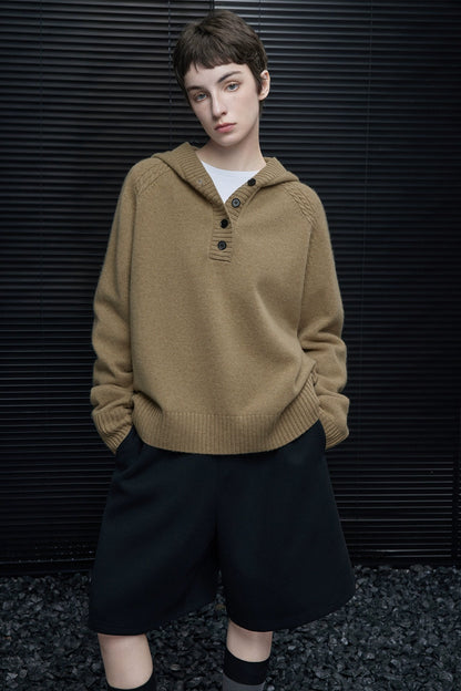 100％ウールカーキフーテッドセーター　B4545