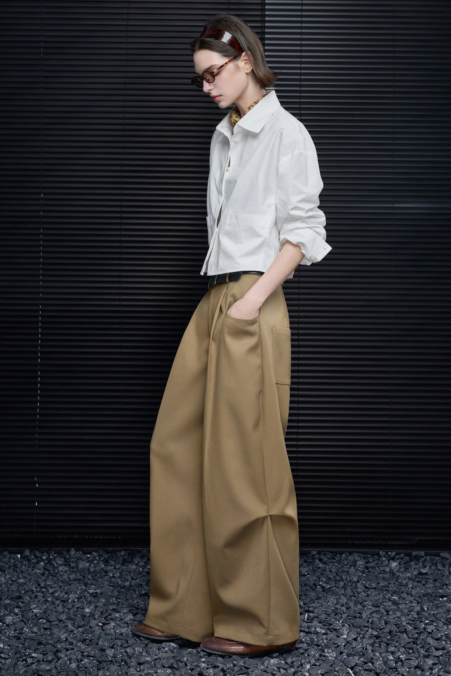 ハイウエストカーブシルエットパンツ　B4678