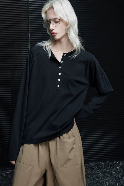 ブラックヘンリーネックレイジー長袖Ｔシャツ　B4364