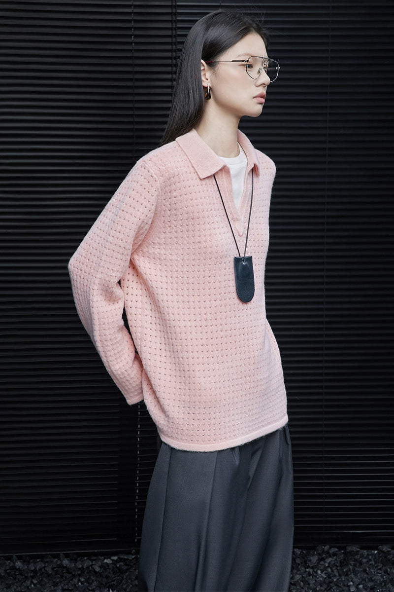 ピンクハイエンドVネックセーター　B4357