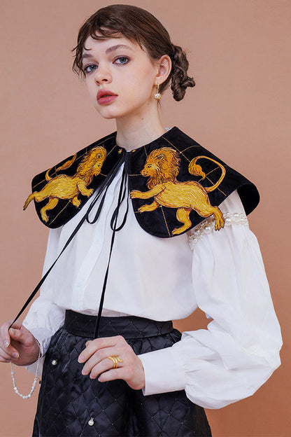 Venetian Guardian Leo Embroidered Faux Collar B4570