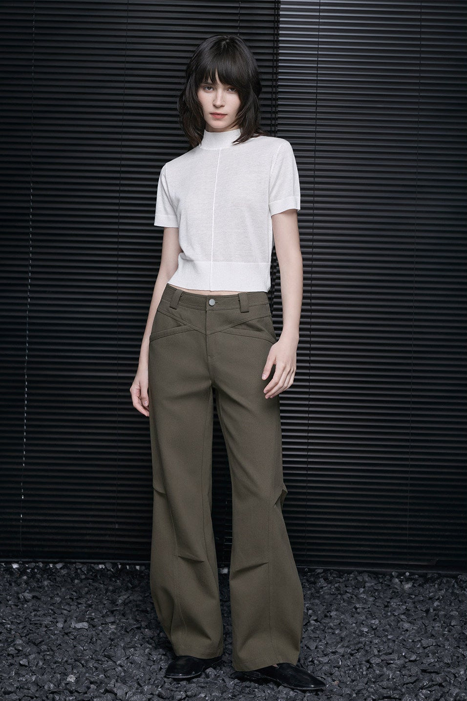 White High-Neck Short-Sleeve Knit Top B4710