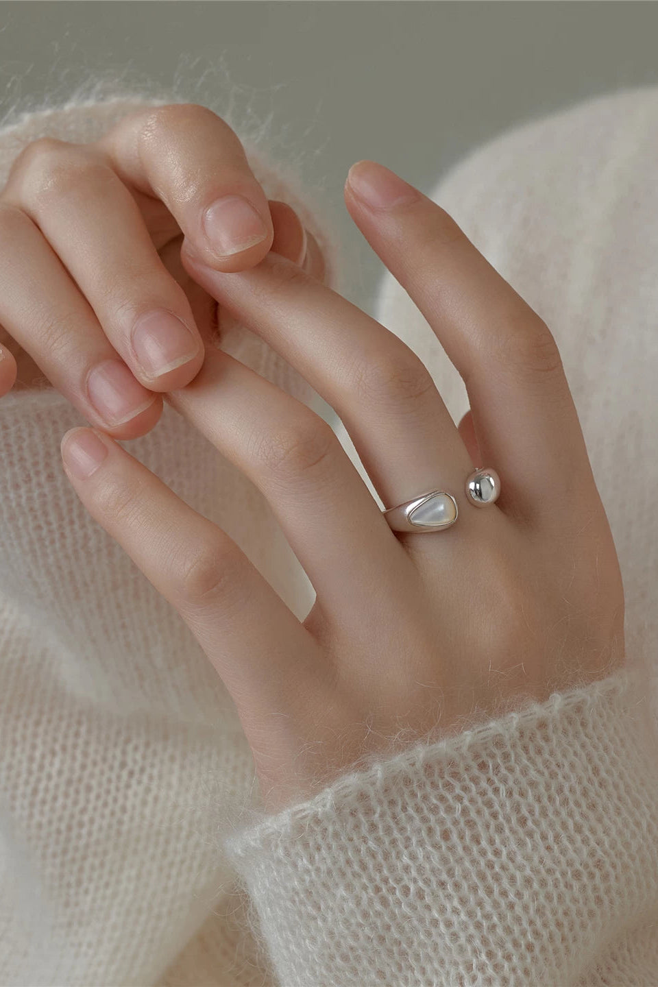 S925マザーオブパールムーンライトオープンリング　B4560