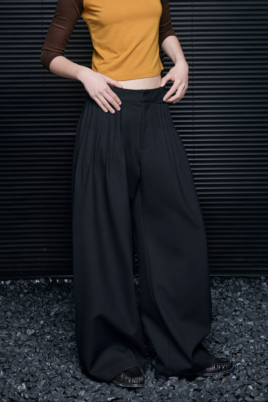 ブラックハンサムストレートワイドパンツ　B4680