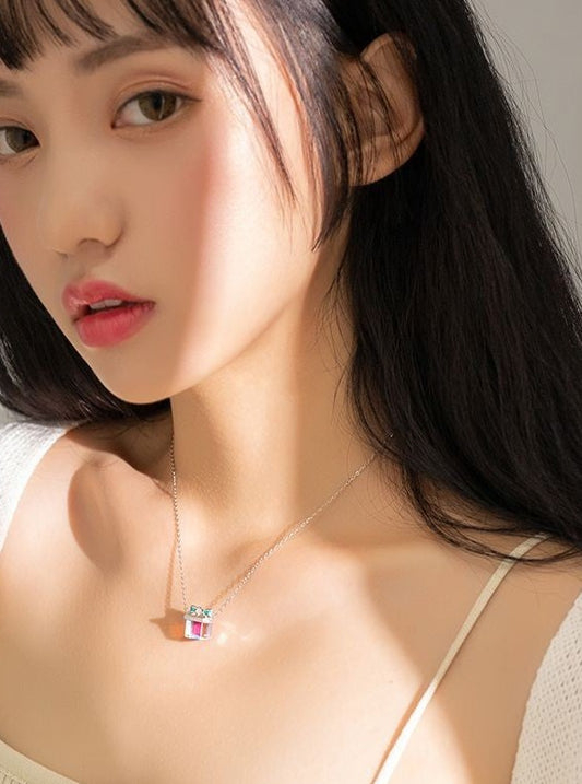 Prism gift box necklace B1964