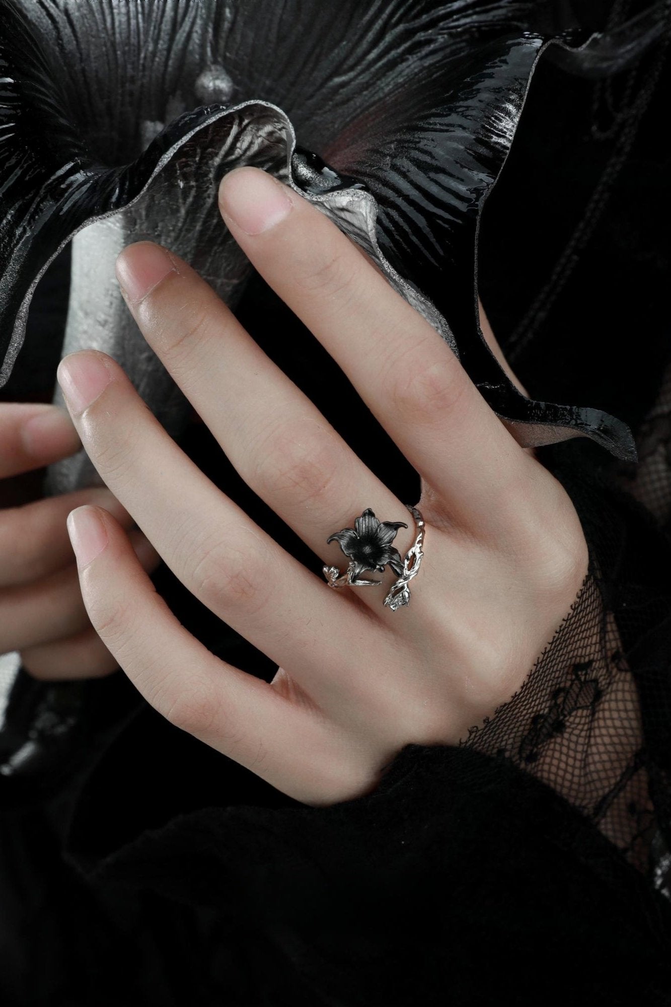 S925 Mandala Dark Open Ring B3425