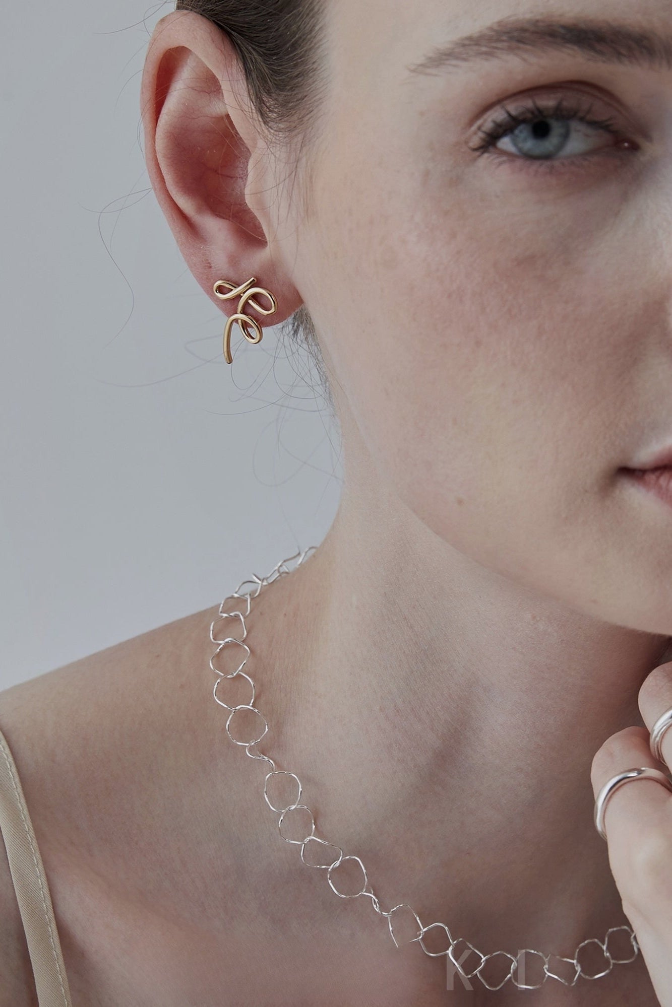 S925 Asymmetrical Chic Silk Twist Stud Earrings B4129